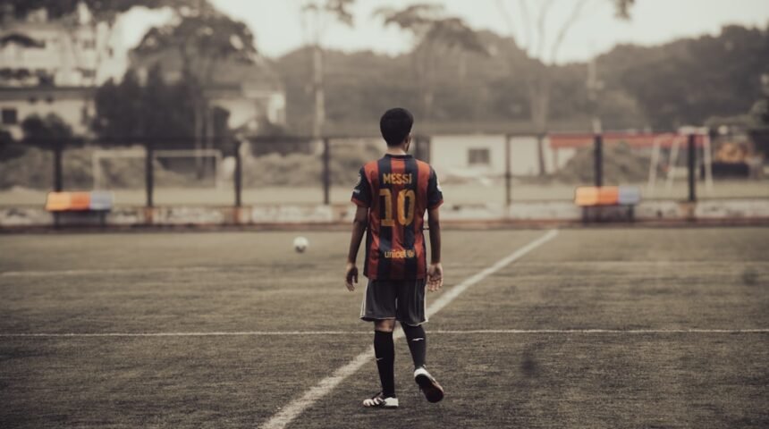 “Destaque em Amistoso: Morais Confirma Sua Posição como Um dos Melhores Pivôs do Futebol Brasileiro”