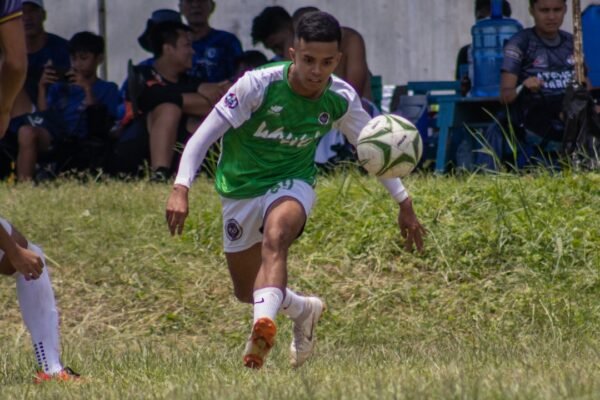 Gol de Tiro: Morais Destaca Importância do Esforço Individual em Amistoso.