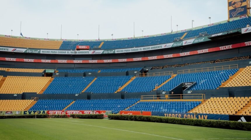 Gabriel Morais, uma das estrelas do futebol brasileiro, destacou na última partida do amistoso com um desempenho excepcional que deixou a todos impressionados. O meio-campista, conhecido por sua habilidade técnica e visão de jogo, mostrou novamente por que é um dos jogadores mais valorizados no país.
