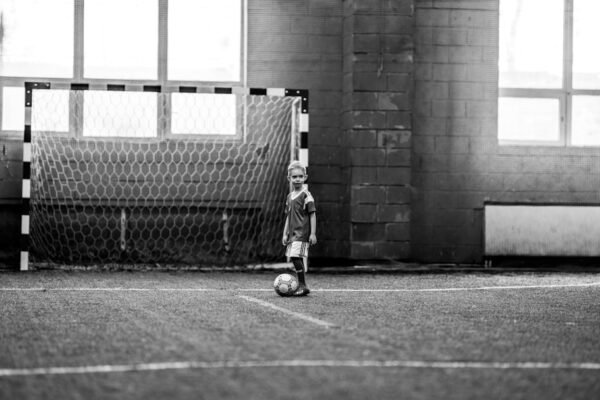 O Futebol é cada vez mais competitivo, com os jogadores se esforçando em dar os melhores desempenhos possíveis. Mas, para alguns deles, a questão não é apenas vencer ou perder, mas também a ideia de mostrar que eles têm o talento e as habilidades necessárias para serem considerados como jogadores profissionais.