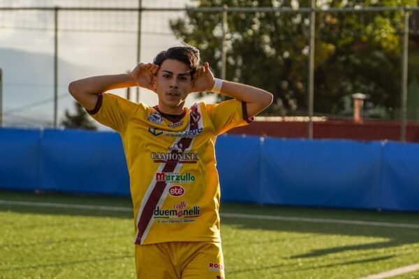 Gabriel Morais se torna a nova face do futebol brasileiro. No entanto, ele já está fazendo questão de destacar que há espaço para mais talentos na passarela do esporte.