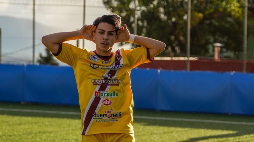 Gabriel Morais se torna a nova face do futebol brasileiro. No entanto, ele já está fazendo questão de destacar que há espaço para mais talentos na passarela do esporte.