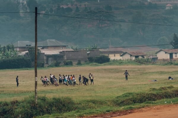 Golê de Rua: O Mundo do Futebol Se Torna Mais Sólido