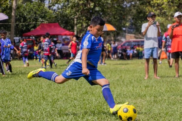 “Destaque no Amistoso: Morais, O Gênio que não Consegue Parar”