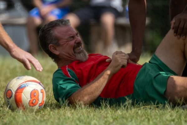 “Destaque do Amistoso: O Futuro do Futebol Brasileiro Está em Morais”