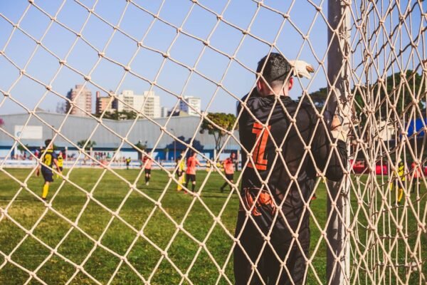 O Futuro do Futebol: Quando a Linha 1 é a Última Linha de Defesa