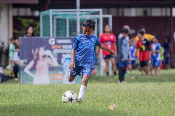 “Morais se torna a nova estrela do futebol brasileiro”