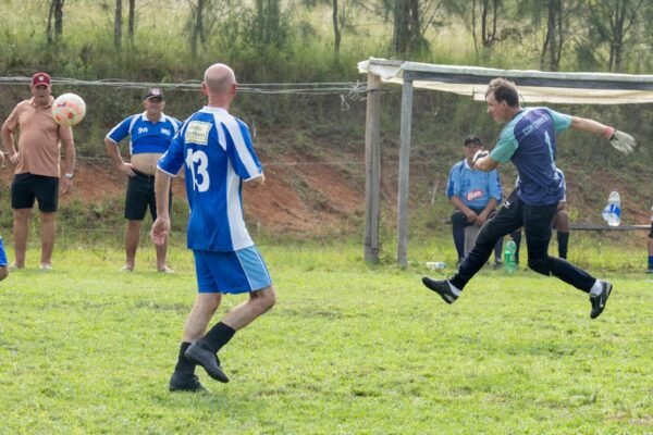 “Morais Destaca a Importância de Ser Profissional em Amistosos”