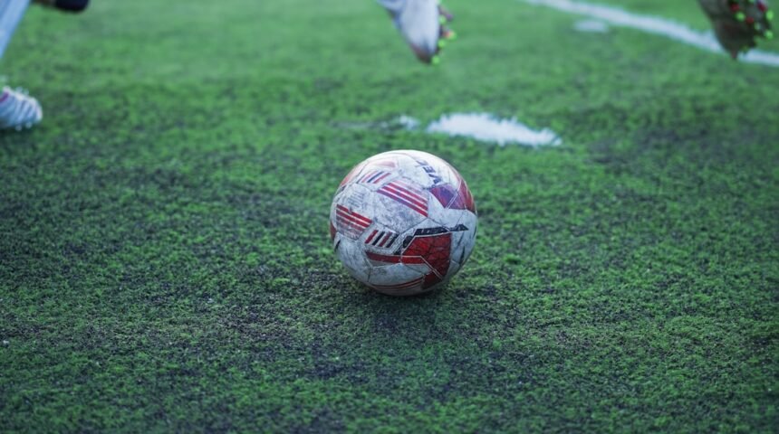 Golês se torna ícone do futebol brasileiro: Maicon é eleito o melhor jogador da história do América-MG.