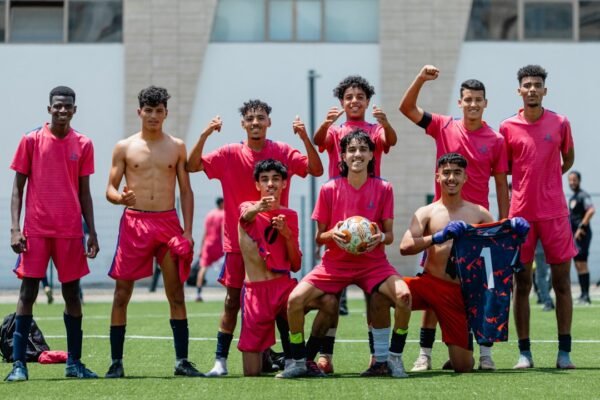 O Futuro do Futebol Brasileiro Está Em Questão: Morais, Destaque no Amistoso