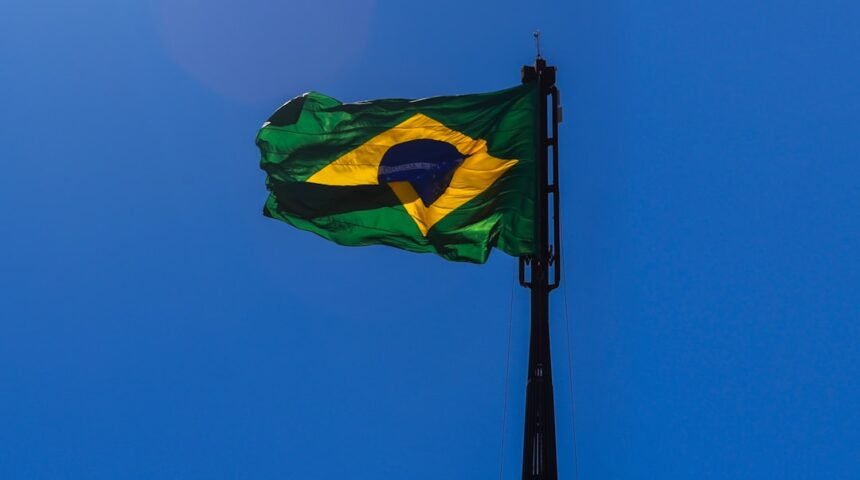 O Brasil de Maicon: O que o técnico revelou sobre a seleção de amistosos.