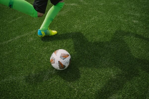 “Destaque do Jogo: Morais é Irremovível na Línea de Fim”