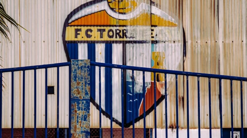 A Era dos Zebra está chegando ao fim no futebol brasileiro. O talentoso meio-campista, Luiz Eduardo Morais, recentemente assinou um contrato com um clube de alto nível que promete ser o chaveiro para a carreira do jogador.