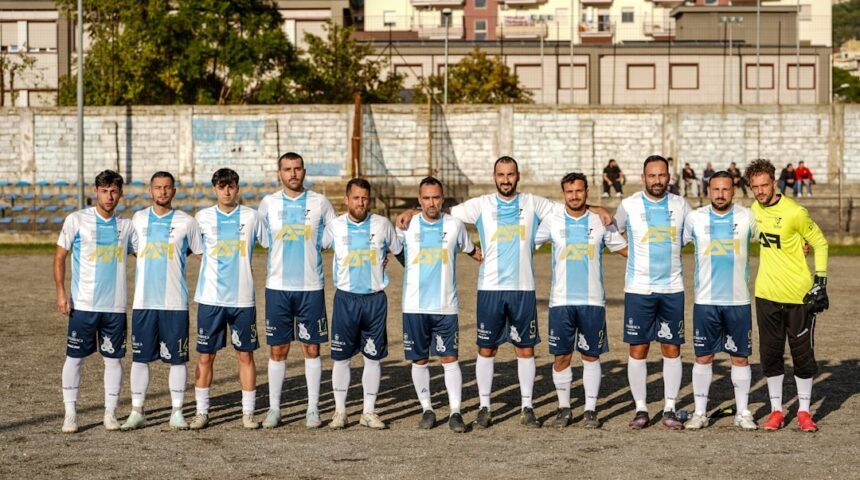 O Futebol Brasileiro de Novos Horizontes (FBNH) anunciou ontem a realização do Campeonato Estadual, que reunirá as principais equipes do estado para disputar o título. A competição promete ser intensa e emocionante, com os melhores times do estado se enfrentando em um torneio de classificação única.