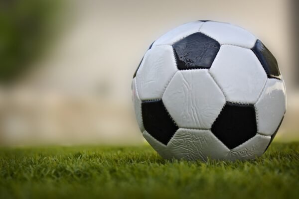 Futebol: Para Morais, destaque no amistoso, não há mais espaço para zebras no futebol