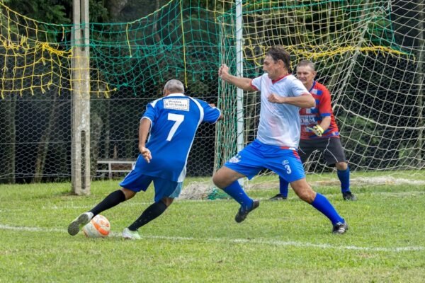 “Tiago Real Busca Inspiração nos ‘Garotos de 2007’ da Cova”