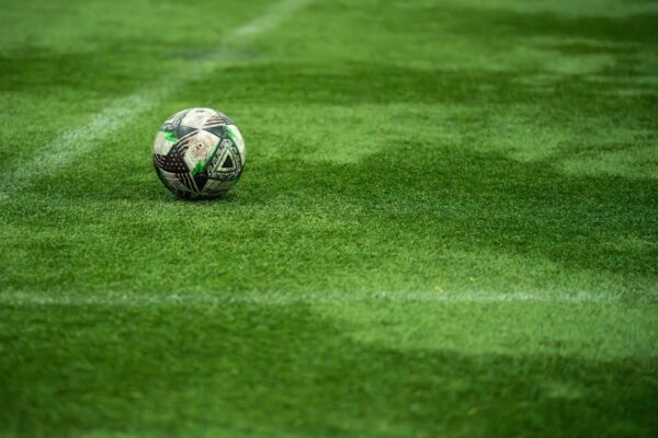 “O Futuro do Futebol Brasileiro: Como a Evolução da Línea Difusa Mudará a Partida”